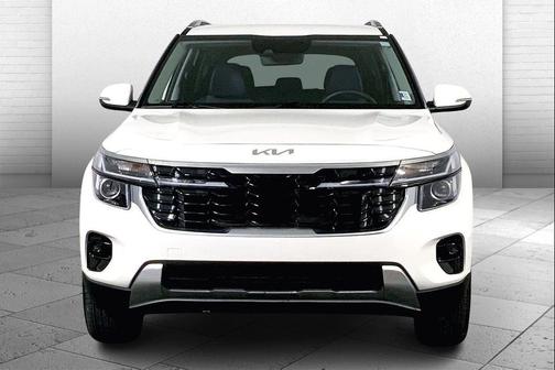 Snow White Pearl 2025 Kia Seltos S