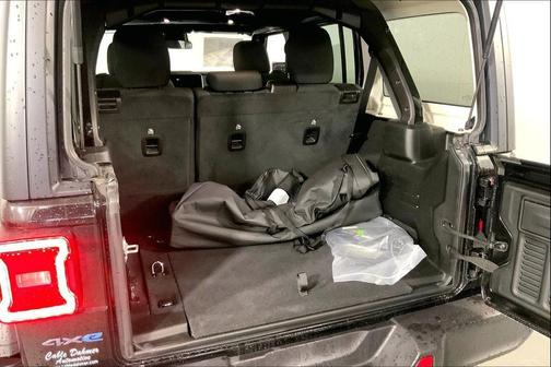 Black Clearcoat 2025 Jeep Wrangler 4xe Rubicon