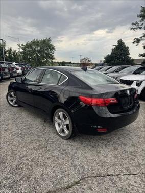 2013 Acura ILX 2.0L w/Premium Package