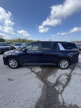 Deep Chroma Blue 2024 Kia Carnival LX