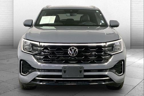 Pure Gray 2024 Volkswagen Atlas Cross Sport 2.0T SEL Premium