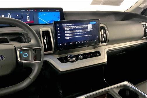 Space Silver Metallic 2025 Ford Expedition Active