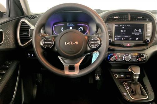 Snow White Pearl 2025 Kia Soul LX