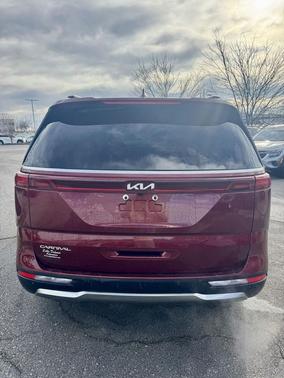 2023 Kia Carnival SX