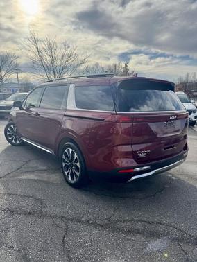 2023 Kia Carnival SX