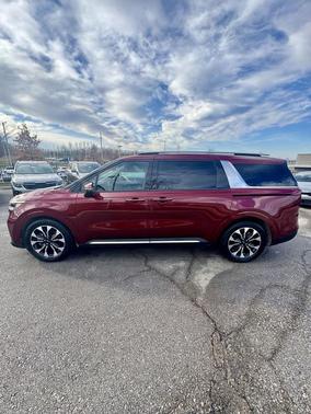 2023 Kia Carnival SX