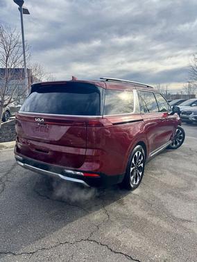 2023 Kia Carnival SX