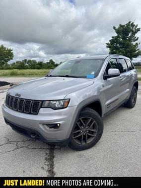 Billet Silver Metallic Clearcoat 2017 Jeep Grand Cherokee 75th Anniversary Edition