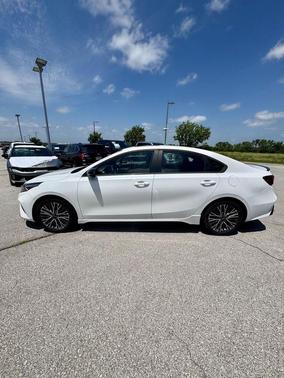 Snow White Pearl 2024 Kia Forte GT-Line
