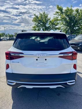 Snow White Pearl 2024 Kia Seltos LX