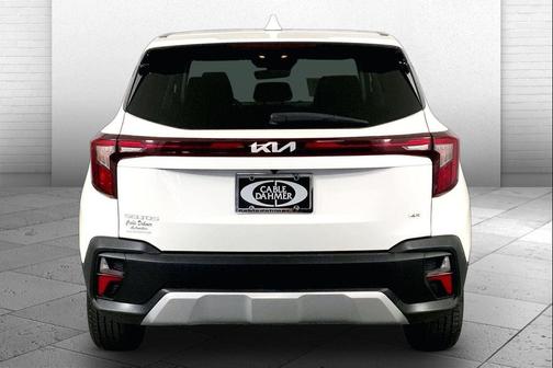 Snow White Pearl 2024 Kia Seltos LX