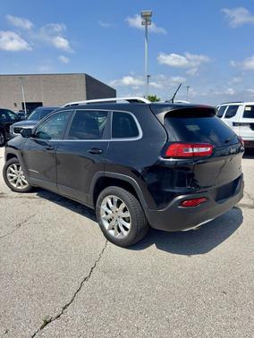 Brilliant Black Crystal Pearlcoat 2015 Jeep Cherokee Limited