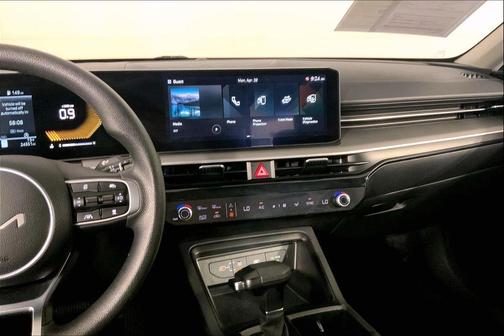 Aurora Black Pearl 2025 Kia K5 LXS
