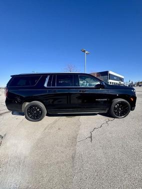 2023 Chevrolet Suburban LT