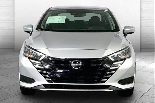 Brilliant Silver Metallic 2025 Nissan Versa 1.6 SV
