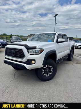 Super White 2018 Toyota Tacoma TRD Off Road