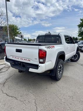 Super White 2018 Toyota Tacoma TRD Off Road