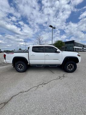 Super White 2018 Toyota Tacoma TRD Off Road