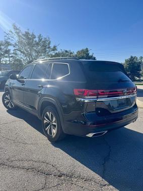 2024 Volkswagen Atlas 2.0T SE