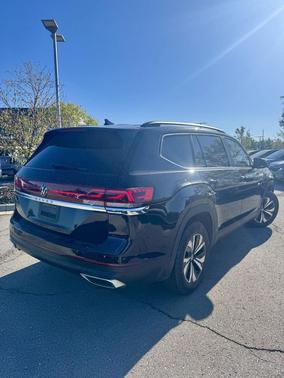 2024 Volkswagen Atlas 2.0T SE