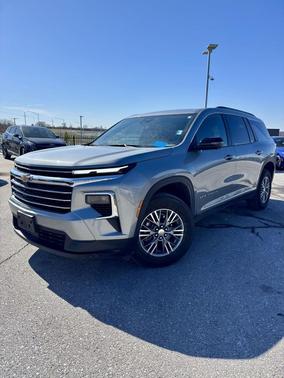 2024 Chevrolet Traverse LT