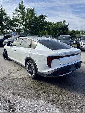 Snow White Pearl 2025 Kia K4 EX