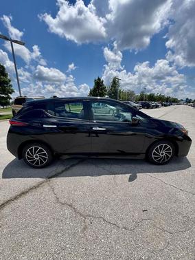 Super Black 2023 Nissan Leaf S