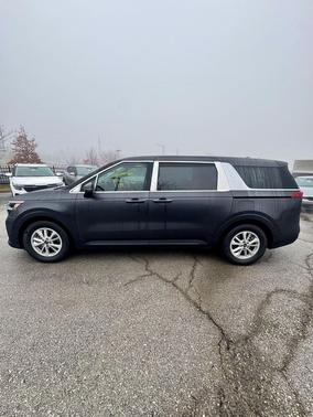 2023 Kia Carnival LX
