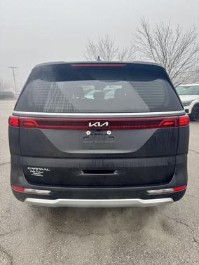 2023 Kia Carnival LX