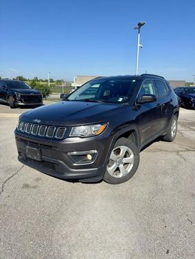 Granite Crystal Metallic Clearcoat 2018 Jeep Compass Latitude