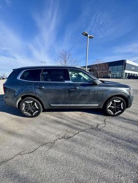 2023 Kia Telluride S