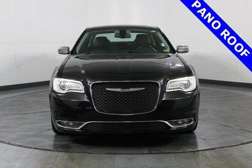 Gloss Black 2020 Chrysler 300 Limited