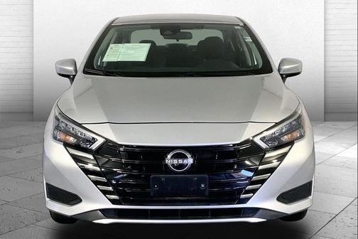 Brilliant Silver Metallic 2025 Nissan Versa 1.6 SV