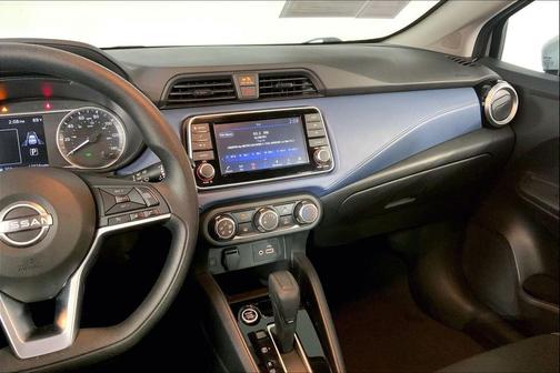 Brilliant Silver Metallic 2025 Nissan Versa 1.6 SV