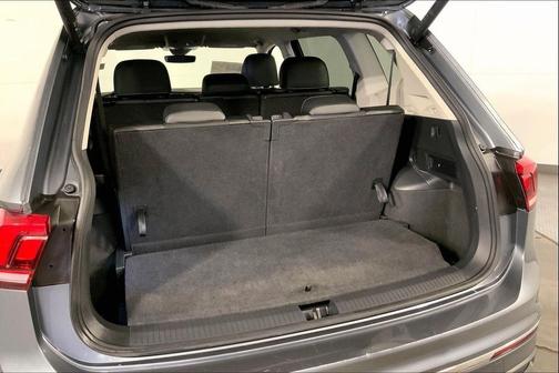 Platinum Gray Metallic 2024 Volkswagen Tiguan 2.0T Wolfsburg Edition