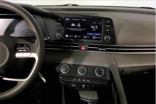 2024 Hyundai ELANTRA SE