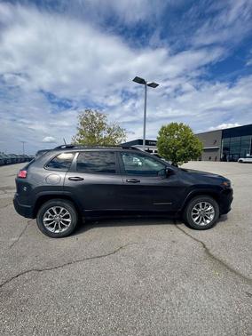 2022 Jeep Cherokee Latitude Lux