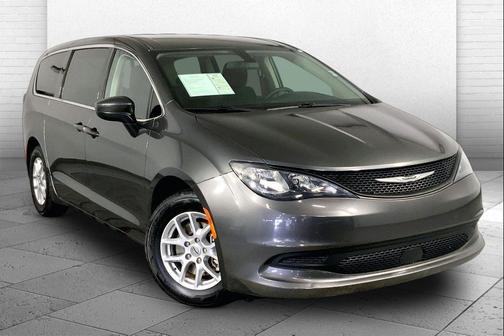 Granite Crystal Metallic Clearcoat 2022 Chrysler Voyager LX