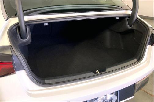 Snow White Pearl 2025 Kia K5 LXS