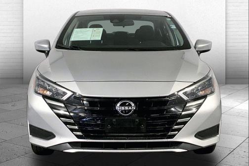 Brilliant Silver Metallic 2025 Nissan Versa 1.6 SV