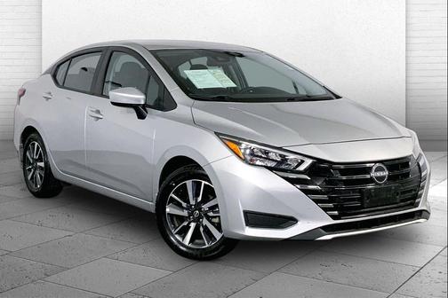 Brilliant Silver Metallic 2025 Nissan Versa 1.6 SV
