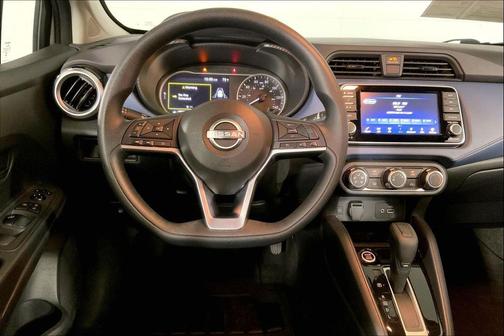 Brilliant Silver Metallic 2025 Nissan Versa 1.6 SV