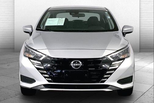 Brilliant Silver Metallic 2025 Nissan Versa 1.6 SV