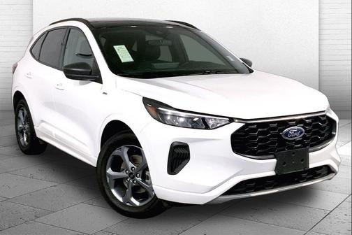 Oxford White 2023 Ford Escape ST-Line