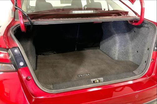 Scarlet Ember Tintcoat 2025 Nissan Versa 1.6 SV