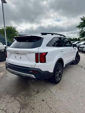 Glacial White Pearl 2023 Kia Sorento SX