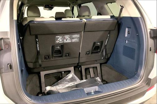 Ceramic Silver 2026 Kia Carnival EX