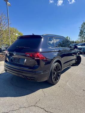 2022 Volkswagen Tiguan 2.0T SE R-Line Black 4MOTION