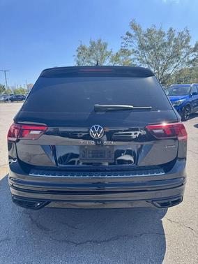 2022 Volkswagen Tiguan 2.0T SE R-Line Black 4MOTION