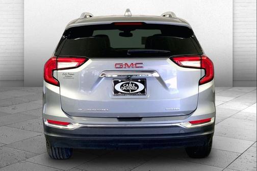 Sterling Metallic 2024 GMC Terrain SLT